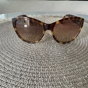 Brown tortoise shell Womens sunglasses